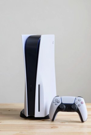 Pro Tier Console Bundle (PS5 + 1 Controller + PSN Membership)